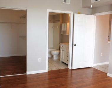 15605 Ocean Walk Circle - Photo Thumbnail 7