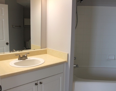 15605 Ocean Walk Circle - Photo Thumbnail 12