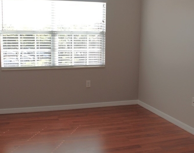 15605 Ocean Walk Circle - Photo Thumbnail 9