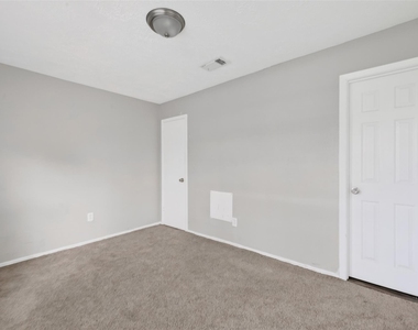 8203 Lone Quail Drive - Photo Thumbnail 18