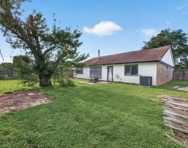 8203 Lone Quail Drive - Photo Thumbnail 32