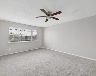 8203 Lone Quail Drive - Photo Thumbnail 27