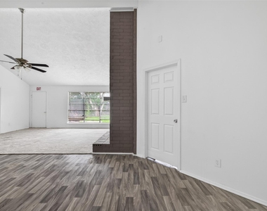 8203 Lone Quail Drive - Photo Thumbnail 11