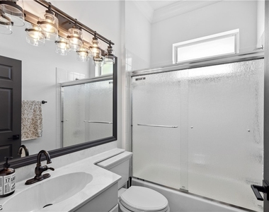 2202 Grove Drive - Photo Thumbnail 17