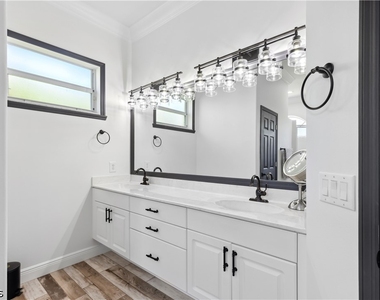 2202 Grove Drive - Photo Thumbnail 26