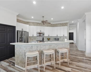 2202 Grove Drive - Photo Thumbnail 12