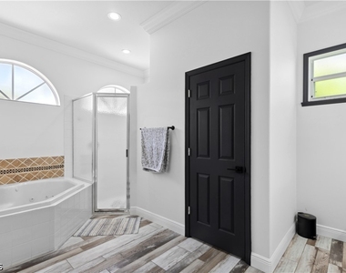 2202 Grove Drive - Photo Thumbnail 24