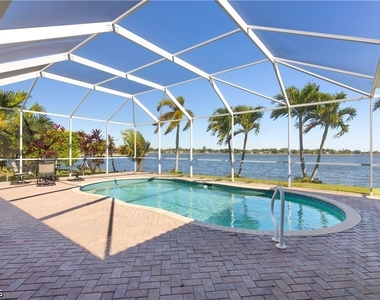 2202 Grove Drive - Photo Thumbnail 1