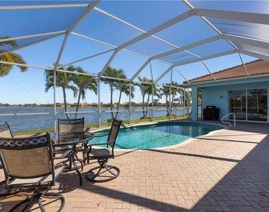 2202 Grove Drive - Photo Thumbnail 11