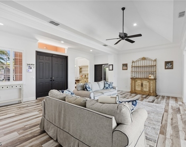 2202 Grove Drive - Photo Thumbnail 21