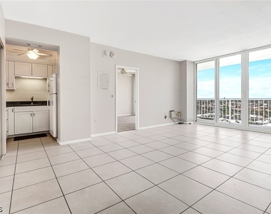 140 Seaview Ct Seaview Court - Photo Thumbnail 3