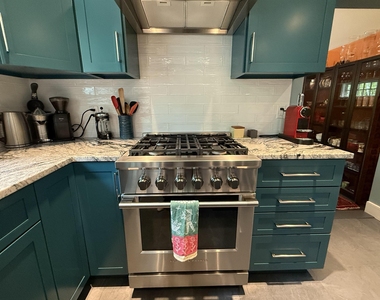 808 South End - Photo Thumbnail 10