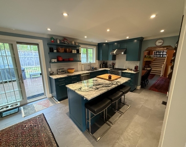 808 South End - Photo Thumbnail 9