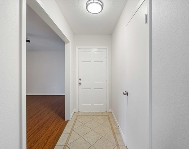 814 Alyse Street - Photo Thumbnail 2