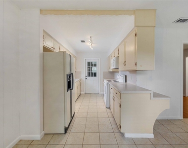814 Alyse Street - Photo Thumbnail 10