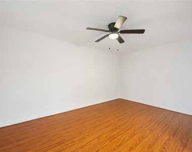 814 Alyse Street - Photo Thumbnail 6