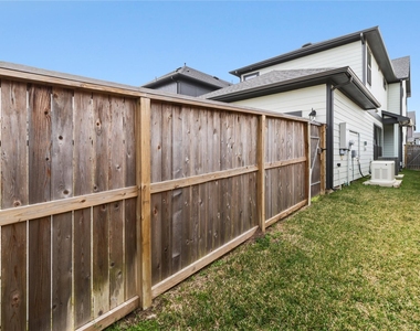 1530 Noble Park Drive - Photo Thumbnail 16