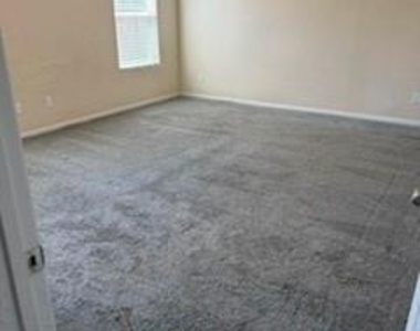 18607 Windy Stone Drive - Photo Thumbnail 5