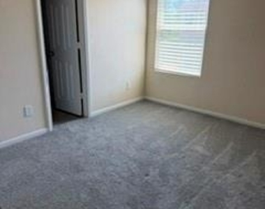 18607 Windy Stone Drive - Photo Thumbnail 11