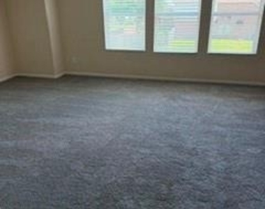 18607 Windy Stone Drive - Photo Thumbnail 8
