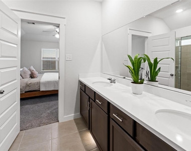 4604 Spoon Bill Cove Drive - Photo Thumbnail 14