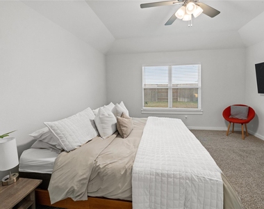 4604 Spoon Bill Cove Drive - Photo Thumbnail 13
