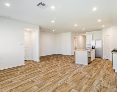 30846 Brightwell Bend - Photo Thumbnail 10