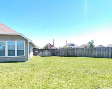 15715 Crosby Hall Drive - Photo Thumbnail 8