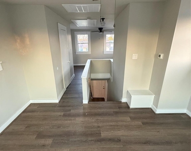 4103 Delhi Street - Photo Thumbnail 10