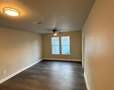 4103 Delhi Street - Photo Thumbnail 18