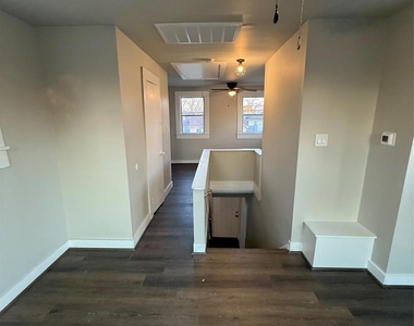 4103 Delhi Street - Photo Thumbnail 9