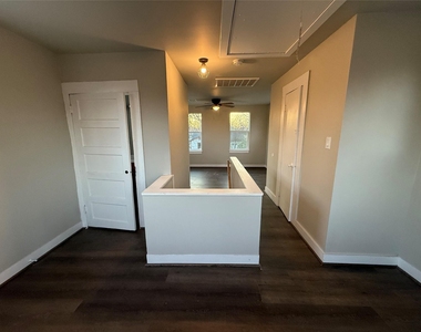 4103 Delhi Street - Photo Thumbnail 8