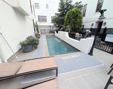 226 E 28th Street - Photo Thumbnail 29