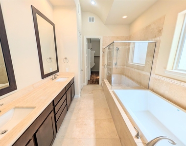 226 E 28th Street - Photo Thumbnail 24