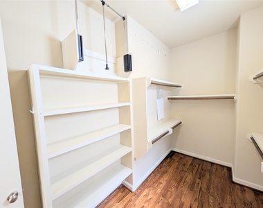226 E 28th Street - Photo Thumbnail 26