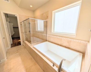 226 E 28th Street - Photo Thumbnail 23