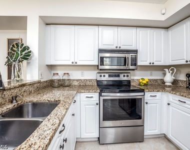 1240 Wildwood Lakes Boulevard - Photo Thumbnail 12