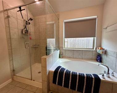 19218 Jenny Creek Court - Photo Thumbnail 12