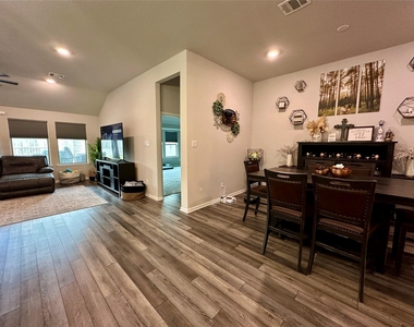 19218 Jenny Creek Court - Photo Thumbnail 9
