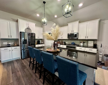 19218 Jenny Creek Court - Photo Thumbnail 8