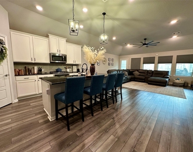 19218 Jenny Creek Court - Photo Thumbnail 7