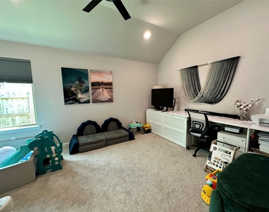 19218 Jenny Creek Court - Photo Thumbnail 6