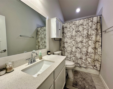 19218 Jenny Creek Court - Photo Thumbnail 5