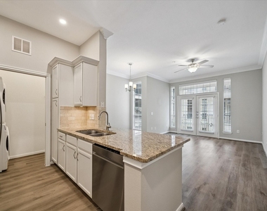 5353 Memorial Drive - Photo Thumbnail 2