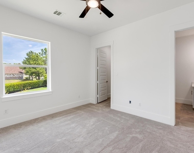 114 Bentwood Dr - Photo Thumbnail 20
