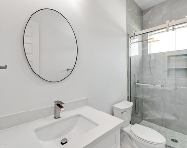114 Bentwood Dr - Photo Thumbnail 21