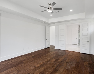 114 Bentwood Dr - Photo Thumbnail 9