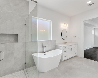 114 Bentwood Dr - Photo Thumbnail 12