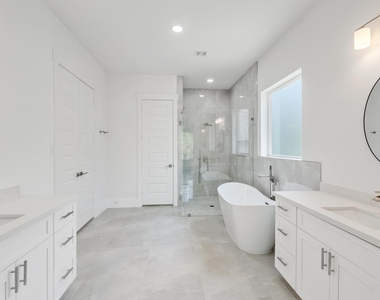 114 Bentwood Dr - Photo Thumbnail 11