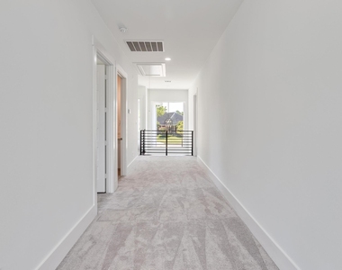 114 Bentwood Dr - Photo Thumbnail 19